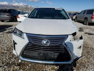 2019 Lexus RX 350 z VIN JTJBZMCA6K2040114, wystawiony jako Copart lot #53830665 z przebiegiem 39 452 mil mil oraz Szkoda całkowita • Salvage title. Historia ofert i sprzedaży dostępna na DreamBid. Obrazek 5.