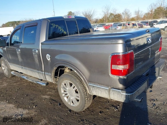2007 Lincoln Mark LT with VIN 5LTPW16557FJ03103, listed as a IAAI auction lot 41445407 with 118,083 mi miles. Bid and sale history available at carsss.com. Image 3.