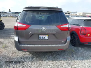 2015 Toyota Sienna XLE with VIN 5TDYK3DC6FS660410, listed as a IAAI auction lot 41801496 with 81,755 mi miles. Bid and sale history available at carsss.com. Image 17.