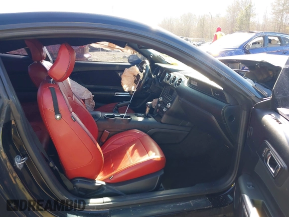 2016 Ford Mustang V6 z VIN 1FA6P8AM5G5226866, wystawiony jako IAAI lot #41306547 z przebiegiem Nie podano mil oraz . Historia ofert i sprzedaży dostępna na DreamBid. Obrazek 5.