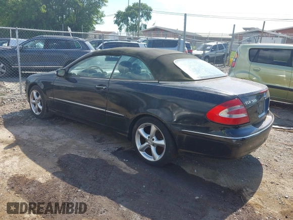 2005 Mercedes-Benz CLK 320 с VIN WDBTK65GX5T049212, выставлен на аукционе IAAI как лот 42661855 с пробегом Не указан миль и . История ставок и продаж доступна на DreamBid. Изображение 3.
