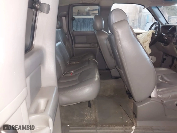 2003 Chevrolet Silverado 1500 LS with VIN 1GCEK19T83Z253084, listed as a IAAI auction lot 41500712 with 306,870 mi miles. Bid and sale history available at carsss.com. Image 8.