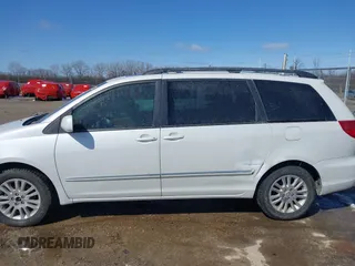 2008 Toyota Sienna XLE with VIN 5TDZK22C18S174818, listed as a IAAI auction lot 41906039 with 249,182 mi miles. Bid and sale history available at carsss.com. Image 14.