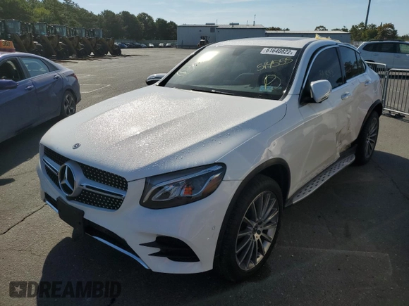 2019 Mercedes-Benz GLC with VIN WDC0J4KB9KF514555, listed as a Copart auction lot 61640822 with 31,888 mi miles. Bid and sale history available at carsss.com. Image 2.