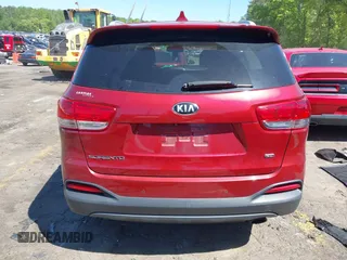 2017 Kia Sorento LX z VIN 5XYPG4A3XHG295107, wystawiony jako IAAI lot #42037114 z przebiegiem 91 967 mil mil oraz . Historia ofert i sprzedaży dostępna na DreamBid. Obrazek 16.