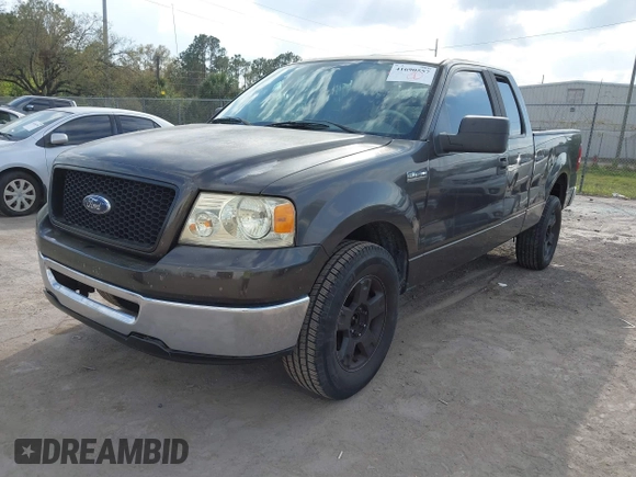 2006 Ford F-150 STX z VIN 1FTRX12W86NA01130, wystawiony jako IAAI lot #41690557 z przebiegiem 261 315 mil mil oraz . Historia ofert i sprzedaży dostępna na DreamBid. Obrazek 2.