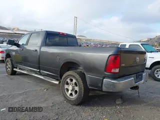 2017 Ram 2500 SLT z VIN 3C6UR5JL4HG570952, wystawiony jako IAAI lot #41456094 z przebiegiem 245 785 mil mil oraz . Historia ofert i sprzedaży dostępna na DreamBid. Obrazek 3.