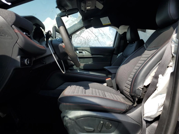 2025 Ford Explorer ST-Line z VIN 1FMUK8KH5SGB54450, wystawiony jako Copart lot #55024745 z przebiegiem 373 mil mil oraz Szkoda całkowita • Salvage title. Historia ofert i sprzedaży dostępna na DreamBid. Obrazek 7.