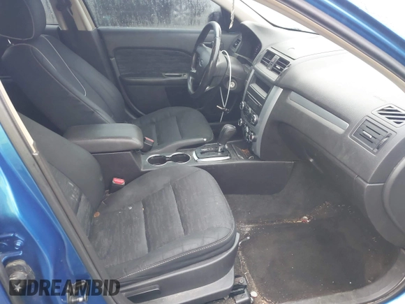 2012 Ford Fusion SE with VIN 3FAHP0HA4CR403923, listed as a IAAI auction lot 41945401 with 189,190 mi miles. Bid and sale history available at carsss.com. Image 5.