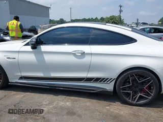 2017 Mercedes-Benz C 63 S AMG with VIN WDDWJ8HB9HF505142, listed as a IAAI auction lot 42694477 with 85,492 mi miles and . Bid and sale history available at DreamBid. Image 14.