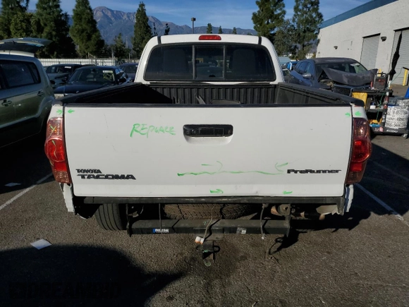 2013 Toyota Tacoma PreRunner with VIN 5TFTU4GN3DX038376, listed as a Copart auction lot 85600734 with 153,384 mi miles and Salvage Title. Bid and sale history available at carsss.com. Image 6.