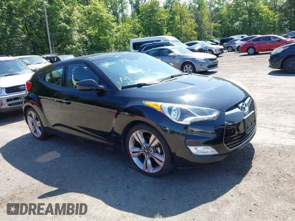 2016 Hyundai Veloster z VIN KMHTC6AD0GU249986, wystawiony jako IAAI lot #42361364 z przebiegiem 131 111 mil mil oraz . Historia ofert i sprzedaży dostępna na DreamBid. Obrazek 1.