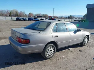1995 Toyota Camry LE z VIN JT2SK12E0S0286848, wystawiony jako IAAI lot #41862969 z przebiegiem 220 923 mil mil oraz . Historia ofert i sprzedaży dostępna na DreamBid. Obrazek 4.