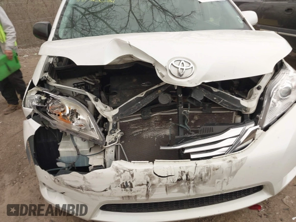 2011 Toyota Sienna XLE AAS with VIN 5TDYK3DC8BS003313, listed as a IAAI auction lot 41830631 with 214,514 mi miles and . Bid and sale history available at DreamBid. Image 6.