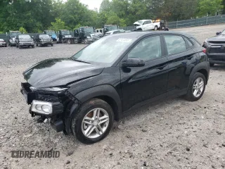 2021 Hyundai Kona SE z VIN KM8K1CAA7MU630607, wystawiony jako Copart lot #57424595 z przebiegiem 64 064 mil mil oraz Szkody całkowita. Historia ofert i sprzedaży dostępna na DreamBid. Obrazek 1.