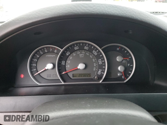2007 Kia Sorento LX z VIN KNDJC736575715504, wystawiony jako Copart lot #87422664 z przebiegiem 223 225 mil mil oraz Szkoda całkowita • Salvage title. Historia ofert i sprzedaży dostępna na DreamBid. Obrazek 9.