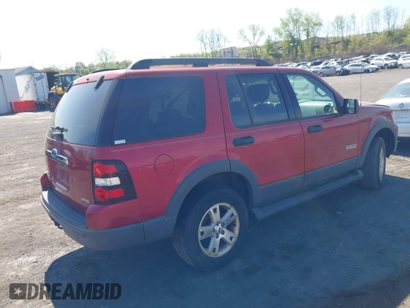 2006 Ford Explorer XLT with VIN 1FMEU73EX6UA02233, listed as a IAAI auction lot 42135158 with 114,137 mi miles. Bid and sale history available at carsss.com. Image 4.