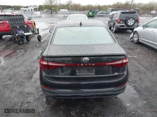 2025 Volkswagen Jetta SE with VIN 3VW7X7BU5SM013598, listed as a IAAI auction lot 41965375 with 19,883 mi miles. Bid and sale history available at carsss.com. Image 16.