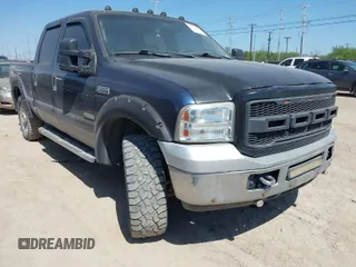2006 Ford Super Duty F-250 XL with VIN 1FTSW21P36EB60142, listed as a IAAI auction lot 42028216 with 319,602 mi miles. Bid and sale history available at carsss.com. Image 1.