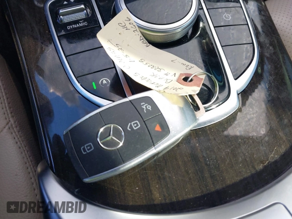 2019 Mercedes-Benz C 300 z VIN 55SWF8DB9KU322058, wystawiony jako IAAI lot #41387405 z przebiegiem 73 483 mil mil oraz . Historia ofert i sprzedaży dostępna na DreamBid. Obrazek 11.