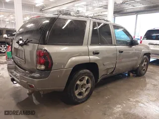 2007 Chevrolet TrailBlazer LS with VIN 1GNDT13S072109348, listed as a IAAI auction lot 41566255 with 278,928 mi miles. Bid and sale history available at carsss.com. Image 4.