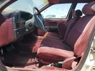 1989 Ford Taurus GL z VIN 1FABP52UXKG244224, wystawiony jako Copart lot #59239225 z przebiegiem 30 853 mil mil oraz Czysty tytuł • Clean title. Historia ofert i sprzedaży dostępna na DreamBid. Obrazek 7.