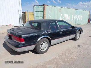 1994 Mercury Cougar z VIN 1MELM62W6RH604333, wystawiony jako IAAI lot #42406748 z przebiegiem 92 504 mil mil oraz . Historia ofert i sprzedaży dostępna na DreamBid. Obrazek 4.