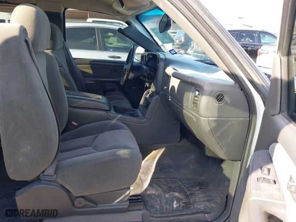 2003 Chevrolet Silverado 1500 LS with VIN 2GCEC19T231309266, listed as a IAAI auction lot 41304199 with 181,761 mi miles. Bid and sale history available at carsss.com. Image 5.