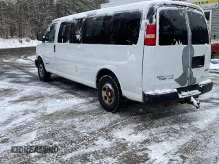 2006 GMC Savana with VIN 1GJHG39U461144037, listed as a Copart auction lot 43477765 with 113,395 mi miles and Clean Title. Bid and sale history available at carsss.com. Image 3.