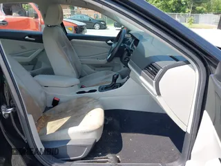 2019 Volkswagen Jetta S z VIN 3VWC57BU6KM084104, wystawiony jako IAAI lot #42423409 z przebiegiem 115 398 mil mil oraz . Historia ofert i sprzedaży dostępna na DreamBid. Obrazek 5.