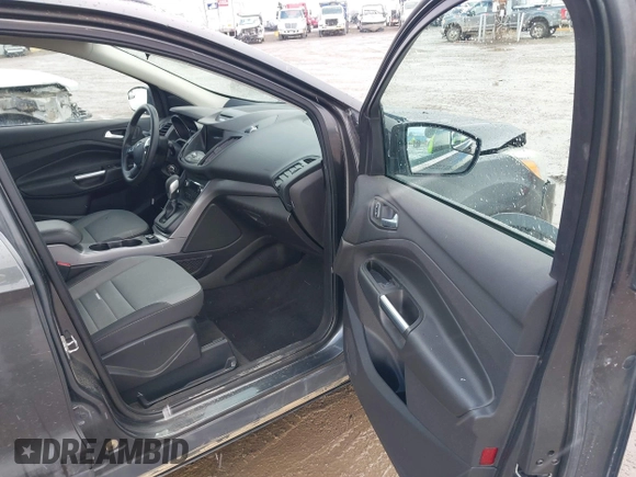 2016 Ford Escape SE with VIN 1FMCU9G93GUB48295, listed as a IAAI auction lot 41808544 with 93,698 mi miles. Bid and sale history available at carsss.com. Image 5.
