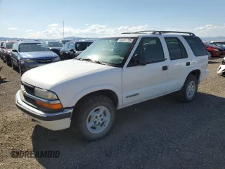 2001 Chevrolet Blazer LT with VIN 1GNDT13W31K225458, listed as a Copart auction lot 62497795 with 186,571 mi miles and Clean title. Bid and sale history available at DreamBid. Image 1.