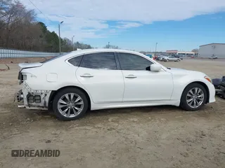 2013 Infiniti M with VIN JN1BY1APXDM510764, listed as a IAAI auction lot 41706993 with 226,416 mi miles and . Bid and sale history available at carsss.com. Image 14.