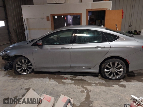 2015 Chrysler 200 S z VIN 1C3CCCBB4FN720602, wystawiony jako IAAI lot #41394048 z przebiegiem 137 706 mil mil oraz . Historia ofert i sprzedaży dostępna na DreamBid. Obrazek 14.
