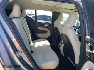 2019 Volvo XC40 Momentum with VIN YV4162UK7K2046746, listed as a Copart auction lot 65488873 with 28,100 mi miles. Bid and sale history available at carsss.com. Image 11.