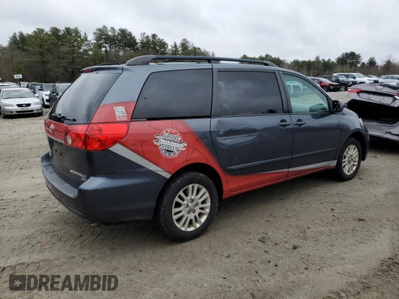 2010 Toyota Sienna XLE z VIN 5TDDK4CC2AS033041, wystawiony jako Copart lot #49240585 z przebiegiem 171 315 mil mil oraz Czysty tytuł • Clean title. Historia ofert i sprzedaży dostępna na DreamBid. Obrazek 3.