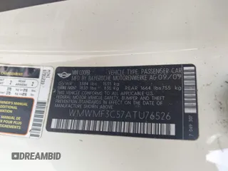 2010 MINI Hardtop z VIN WMWMF3C57ATU76526, wystawiony jako IAAI lot #42376569 z przebiegiem 111 172 mil mil oraz . Historia ofert i sprzedaży dostępna na DreamBid. Obrazek 9.