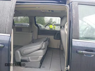 2008 Chrysler Town & Country Touring with VIN 2A8HR54P18R782896, listed as a IAAI auction lot 42090176 with 228,592 mi miles. Bid and sale history available at carsss.com. Image 8.
