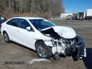 2017 Toyota Camry XLE z VIN 4T1BF1FK8HU275590, wystawiony jako IAAI lot #42022733 z przebiegiem 130 049 mil mil oraz . Historia ofert i sprzedaży dostępna na DreamBid. Obrazek 1.
