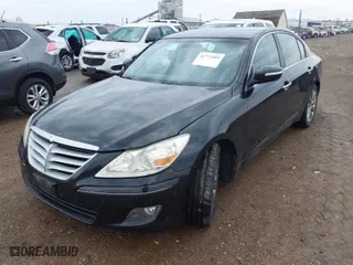 2009 Hyundai Genesis with VIN KMHGC46E59U023078, listed as a IAAI auction lot 41717409 with 239,827 mi miles. Bid and sale history available at carsss.com. Image 2.