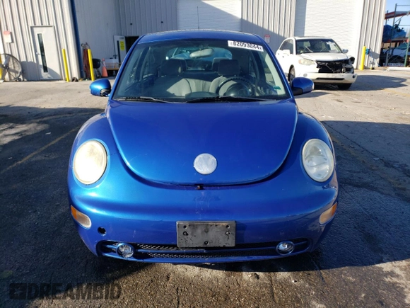2004 Volkswagen New Beetle Coupe GLS with VIN 3VWCK31C84M416945, listed as a Copart auction lot 82093044 with 110,090 mi miles and Salvage Title. Bid and sale history available at carsss.com. Image 5.