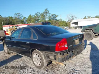 2005 Volvo S80 with VIN YV1TS592051395169, listed as a IAAI auction lot 41202944 with 187,072 mi miles. Bid and sale history available at carsss.com. Image 3.