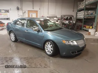 2012 Lincoln MKZ z VIN 3LNHL2GC1CR837698, wystawiony jako IAAI lot #41877061 z przebiegiem 129 411 mil mil oraz . Historia ofert i sprzedaży dostępna na DreamBid. Obrazek 1.