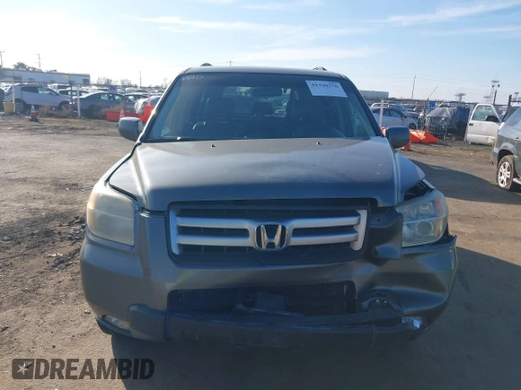 2007 Honda Pilot EX-L with VIN 5FNYF28797B001772, listed as a IAAI auction lot 41320270 with 220,227 mi miles. Bid and sale history available at carsss.com. Image 6.