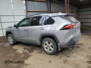 2021 Toyota RAV4 XLE with VIN 2T3W1RFV8MC169460, listed as a Copart auction lot 49215215 with 33,589 mi miles and Salvage Title. Bid and sale history available at carsss.com. Image 2.
