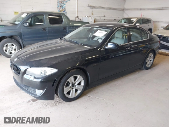 2011 BMW 5 Series 528i with VIN WBAFR1C50BC736884, listed as a IAAI auction lot 41834787 with 284,117 mi miles and . Bid and sale history available at carsss.com. Image 2.