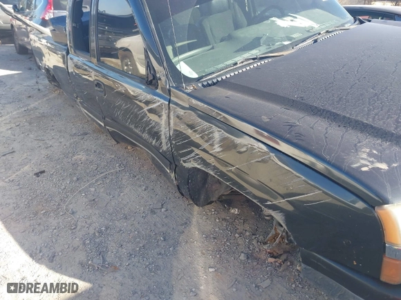 2003 Chevrolet Silverado 1500 Work Truck with VIN 2GCEC19XX31352031, listed as a IAAI auction lot 41283482 with 131,106 mi miles. Bid and sale history available at carsss.com. Image 6.