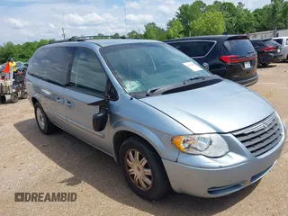 2006 Chrysler Town & Country Touring with VIN 2A4GP54LX6R757587, listed as a IAAI auction lot 42160498 with 215,850 mi miles and . Bid and sale history available at DreamBid. Image 6.