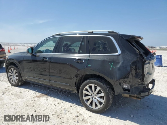2017 Volvo XC90 Momentum z VIN YV4A22PK5H1128206, wystawiony jako Copart lot #52108315 z przebiegiem 69 510 mil mil oraz Szkody całkowita. Historia ofert i sprzedaży dostępna na DreamBid. Obrazek 2.