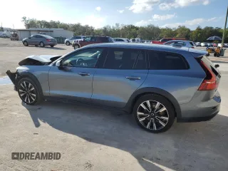 2020 Volvo V60 Cross Country with VIN YV4102WK5L1042975, listed as a Copart auction lot 87291764 with 201,949 mi miles and Non Repairable. Bid and sale history available at carsss.com. Image 2.